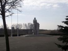Plac przy pomniku Józefa Wybickiego do odnowy 