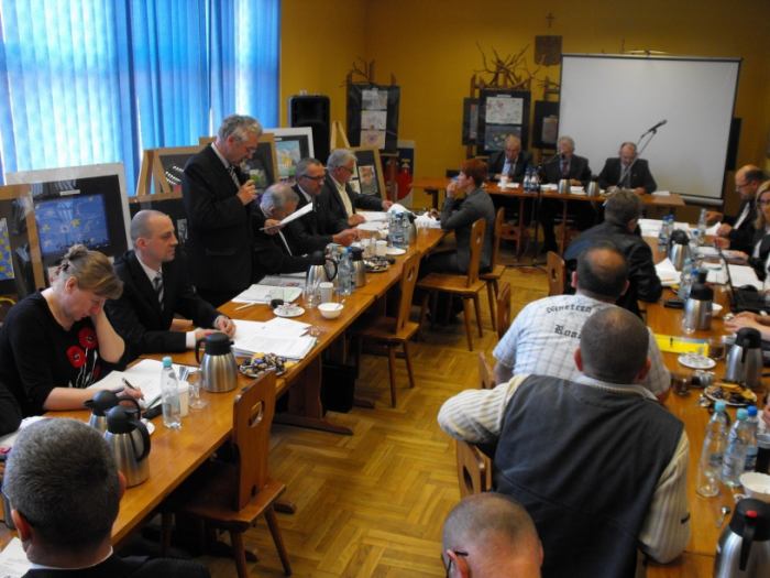 Burmistrz jednak dostał absolutorium