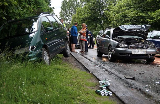 Pięć aut zderzyło się w Klawkowie (FOTO, AKTUALIZACJA)