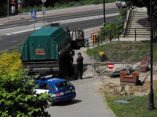 Pocisk w miejscu budowy pomnika (FOTO)