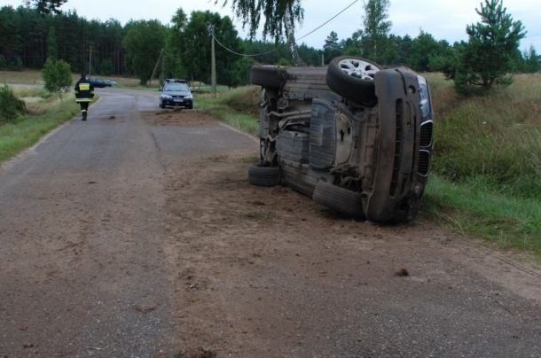 Kierowca BMW odpowie za napaść na policjantów (FOTO)