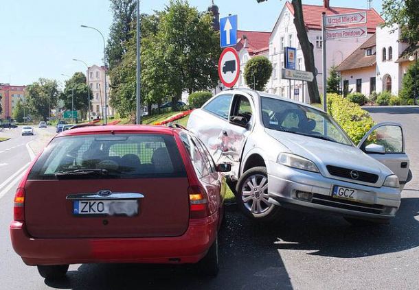 Opel wskoczył na forda (FOTO) 