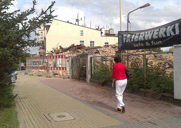 Tu powstanie nowy Ośrodek Pomocy Społecznej. Trwa wyburzanie kamienicy