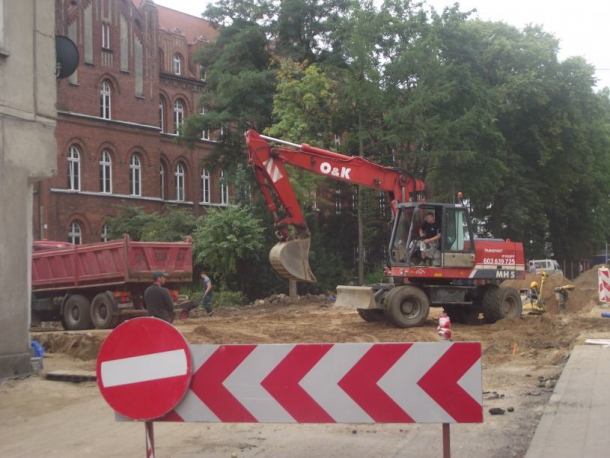 Nowe rondo jeszcze przed początkiem roku szkolnego  (FOTO)