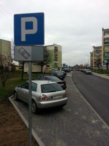 100 znaków na 400 metrach drogi!