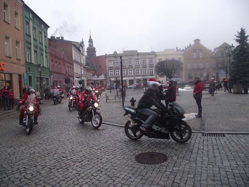 Kościerzynę odwiedziły Mikołaje na motorach FOTO