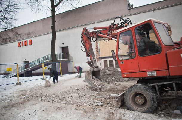 Schody do Chojnickiego Domu Kultury rozebrane (FOTO)
