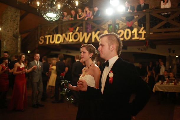 Studniówka w Zespole Szkół Ponadgimnazjalnych Nr 1 w Chojnicach (FOTO)
