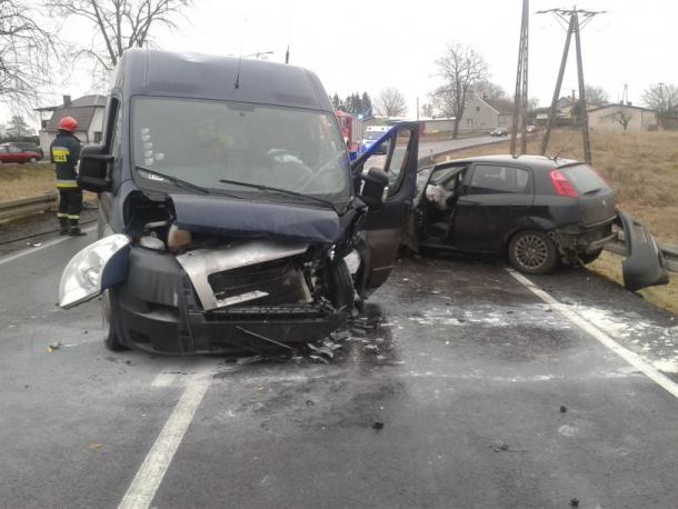 Zderzenie trzech pojazdów koło Człuchowa