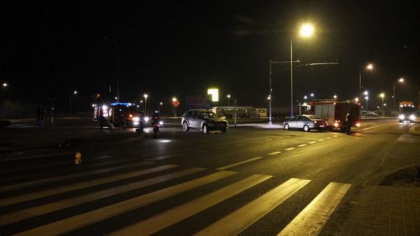 Kolizja na obwodnicy Człuchowa. Ścięte dwa słupy