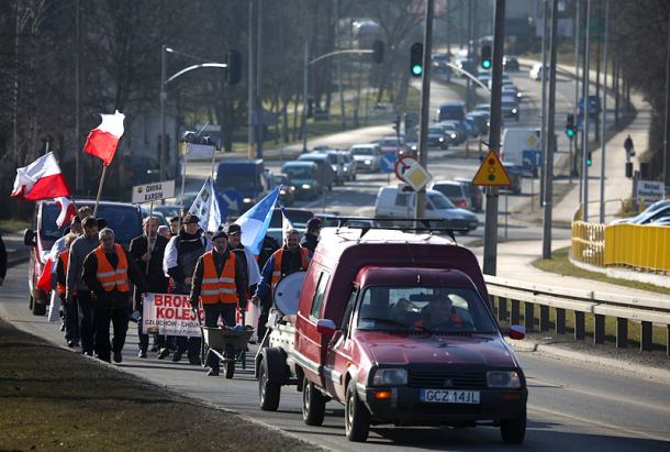 Protest w Kościerzynie w obronie połączeń kolejowych (FOTO)