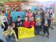 Uczniowie pomagają Ukraińcom