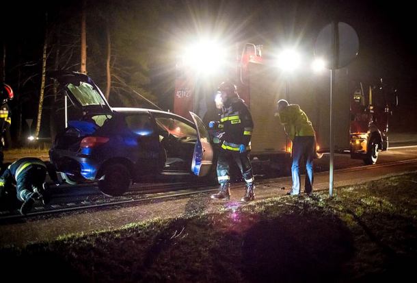 Strażacy udzielali pomocy przy kolizji. W ich wóz bojowy wjechała osobówka (FOTO)