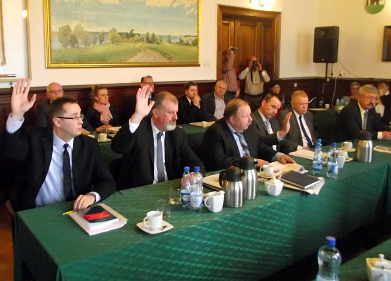 Plan naprawczy finansów powiatu przepadł podczas głosowania AKTUALIZACJA