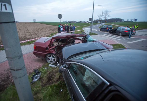 Zderzenie osobówek na trasie Chojnice - Tuchola (FOTO)