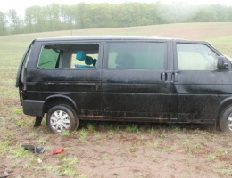 VW wypadł z drogi