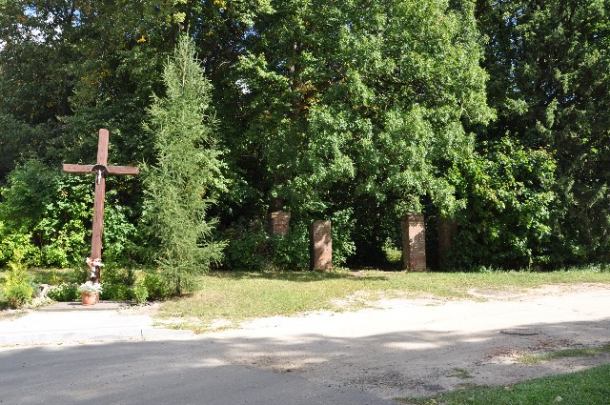 Zabytkowa poewangelicka nekropolia w Sąpolnie koło Przechlewa doczeka się rewitalizacji