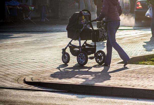 Kompletnie pijani rodzice opiekowali się dwuletnim dzieckiem