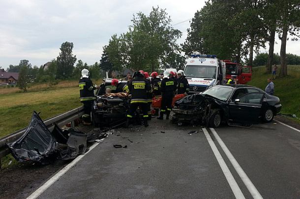 Czołowe zderzenie w Mokrzynie (FOTO)