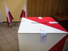 Czucha nie przechodzi, będzie druga tura 