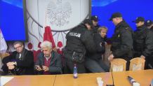 12 osób zatrzymanych po próbie okupacji siedziby PKW