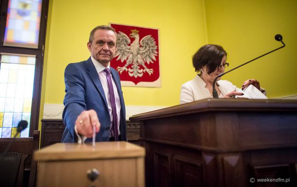 Był kandydatem na starostę. Co sądzi o decyzji radnych?