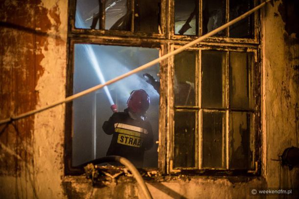 Pożar w zakładzie w Nieżychowicach (FOTO)