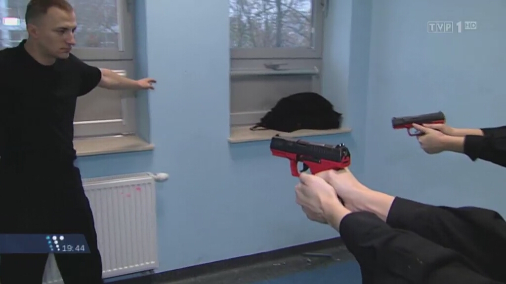 Spór o uprawnienia. Co można policjantom?