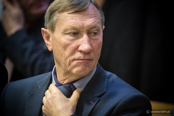 Rządzi od 30 lat, wygrał 40 głosami