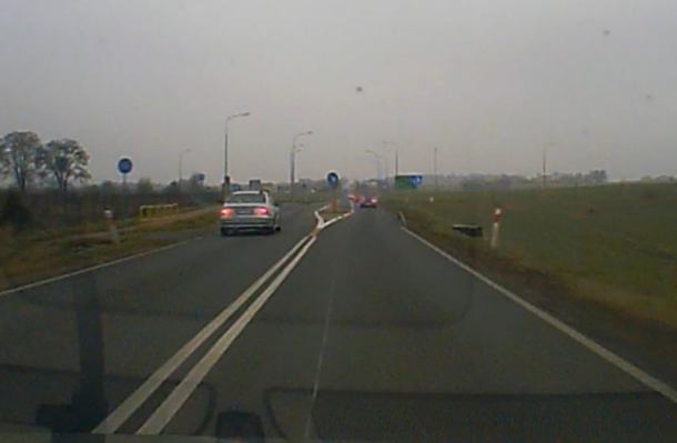 Coraz częściej do komend trafiają filmiki od kierowców