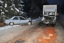 Czołowe zderzenie mercedesów (FOTO)