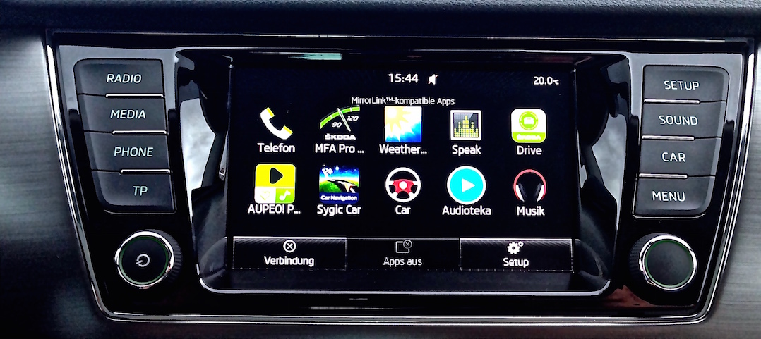 Ekran smartfona na samochodowym wyświetlaczu? Tak działa Mirrorlink