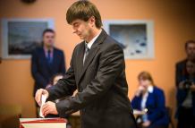 Żądał obniżenia pensji, a sam zarabia 5 tys. wiecej niż jego poprzednik