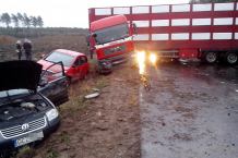 Kolizja tira, kilku osobówek i wozu strażackiego