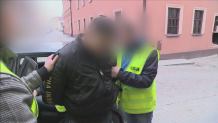 Podpalił swoją żonę. Usłyszał zarzut usiłowania zabójstwa ze szczególnym okrucieństwem