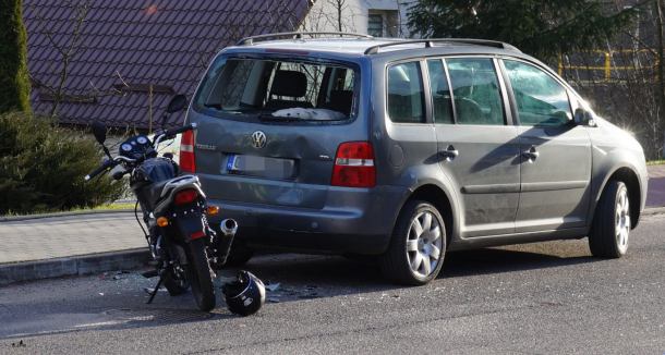 Wypadek w Miastku. Poważnie ranny motorowerzysta
