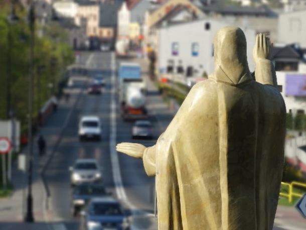 Pomnik odbudowany, komitet rozwiązany 