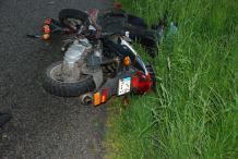 Motorower uderzył w drzewo. Mężczyzna nie żyje 