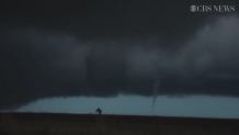 Potężne tornado w stanie Kansas. Efektowne nagranie łowcy burz
