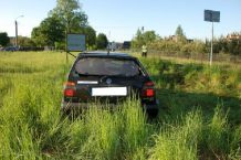 Dachowanie vw golfem. Kierująca bez poważniejszych obrażeń