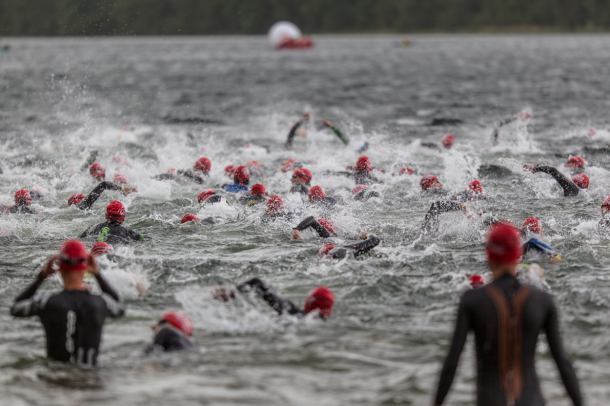 Specjalna strefa dla kibiców i strefa finiszera na Marbruk Triathlon Charzykowy