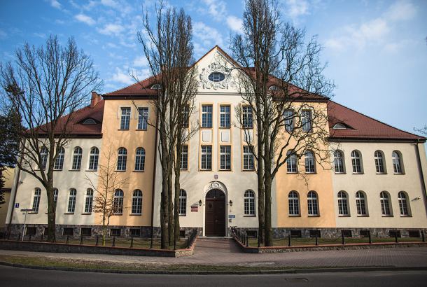 Pracownicy sądów protestują