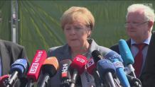 &acute;To, co się tu stało, jest haniebne i odrażające&acute;. Angela Merkel wygwizdana w obozie dla uchodźców