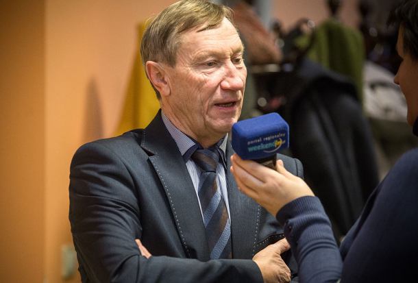 Gmina zamknie swój projekt dwa miesiące później.  Z powodu pieniędzy
