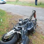 Motorcykl 23-latka, który wjechał w drzewo w Kołczygłowkach fot. policja
