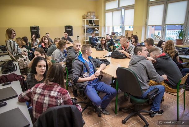 Uczniowie technikum i zawodówki w jednej sali (FOTO)