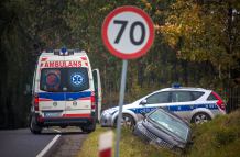 Passat wpadł do rowu (FOTO)