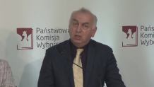 Oficjalne wyniki wyborów z ponad 4,5-godzinnym opóźnieniem. PKW tłumaczy