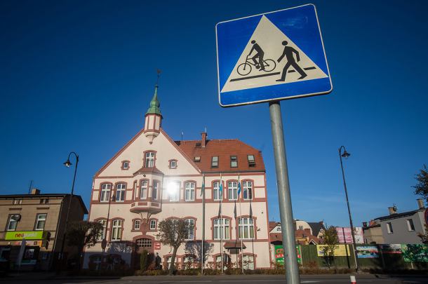 Doradca burmistrz Czerska został pośrednikiem między Jolantą Fierek a mediami