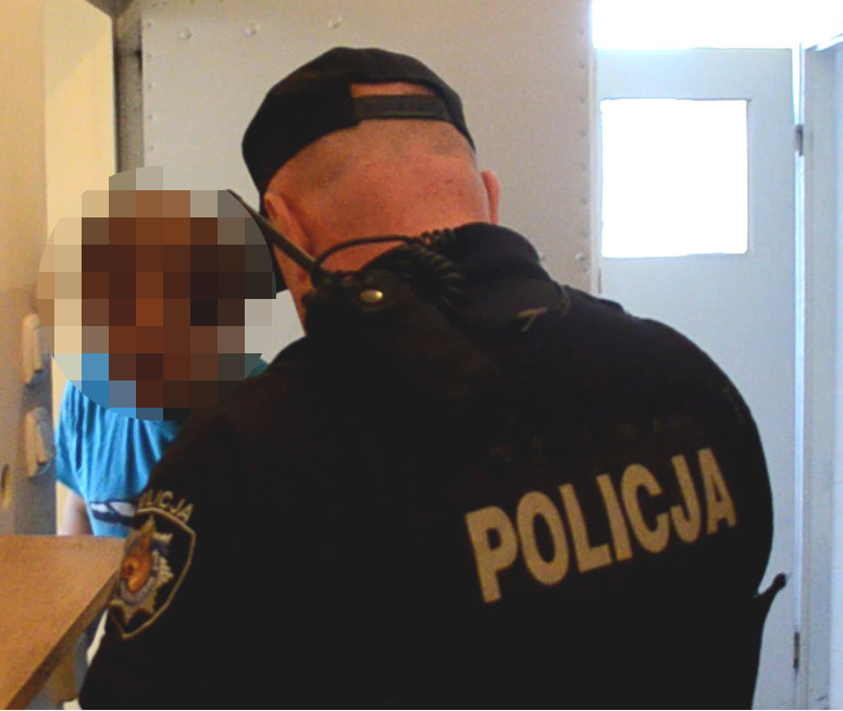 Rozbój na stacji benzynowej. Zarzuty dla 22-latka